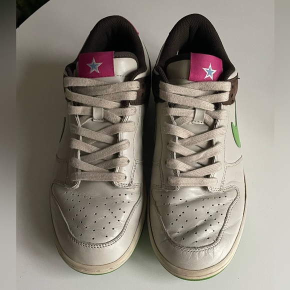 WMNS 2006 Nike Dunk Low ‘Birch Green Bean’ - Picture 2 of 8